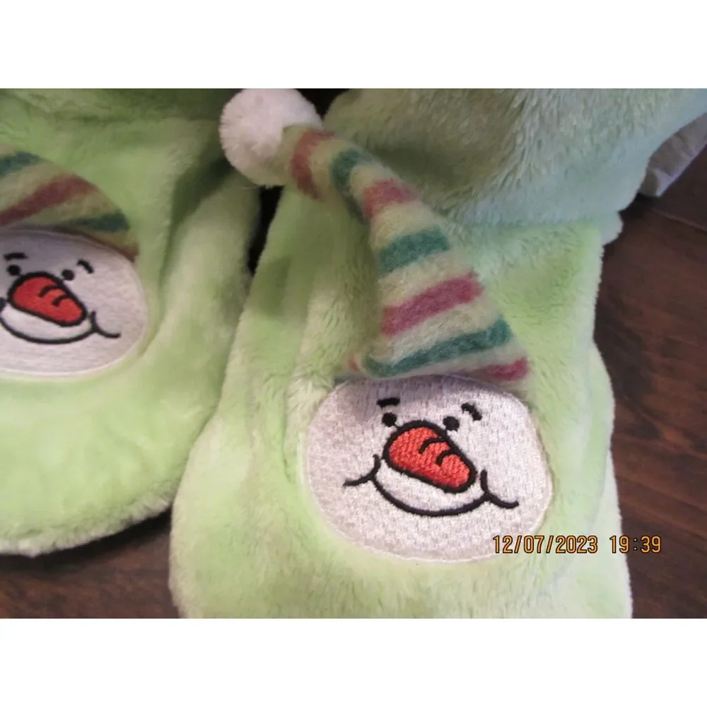 Ganz girl's snowman bootie slippers green, white pom-poms snowman hat